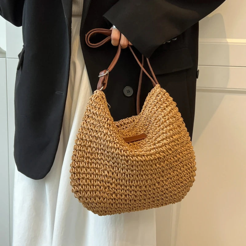 Borsa a Tracolla in Paglia Intrecciata – Eleganza Naturale per Ogni Occasione